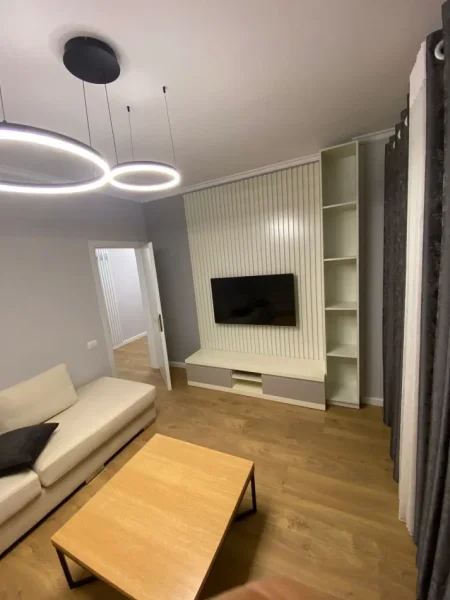 Tirane, jepet me qera apartament 1+1 Kati 7, 70 m² 550 € (Universiteti Mesdhetar)