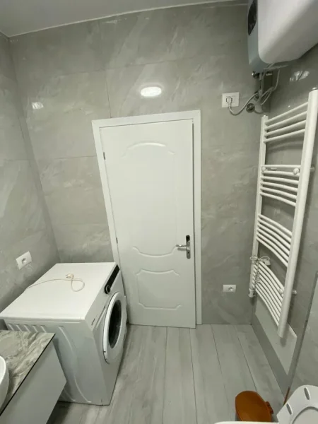 Tirane, jepet me qera apartament 1+1 Kati 7, 70 m² 550 € (Universiteti Mesdhetar)