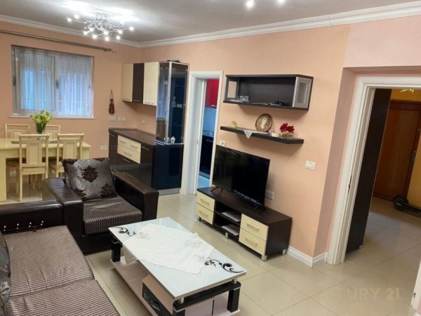 Tirane, jepet me qera apartament 4+1+Aneks+Ballkon Kati 0, 120 m² 800 € (Pazari i Ri)