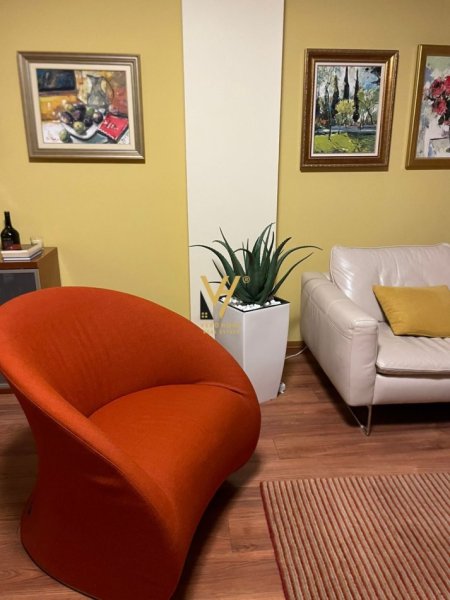 Tirane, jepet me qera apartament 2+1+Ballkon Kati 4, 120 m² 1.600 € (ISH BLLOK)