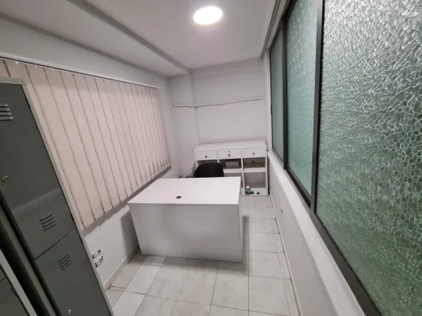 Tirane, jepet me qera zyre Kati 2, 120 m² 790 € (Blloku)