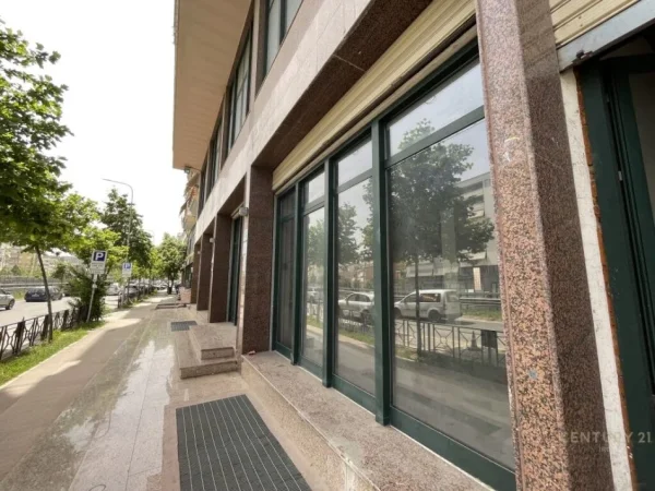 Tirane, jepet me qera ambjent biznesi Kati 1, 500 m² (Mbikalimi i Komunes se Parisit Tirana, Albania)