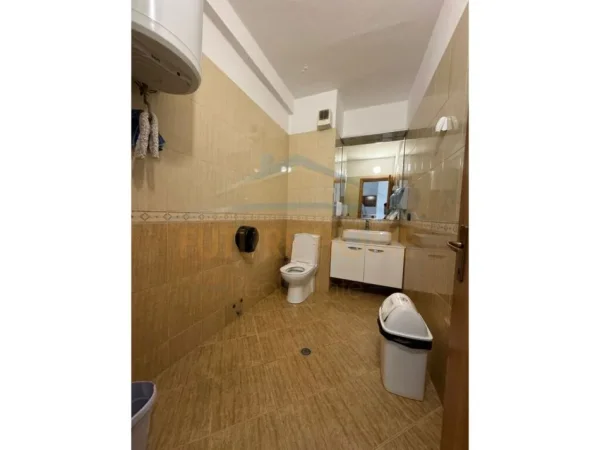 Durres, jepet me qera ambjent biznesi Kati 7, 120 m² 900 € (Fly,Vollga)