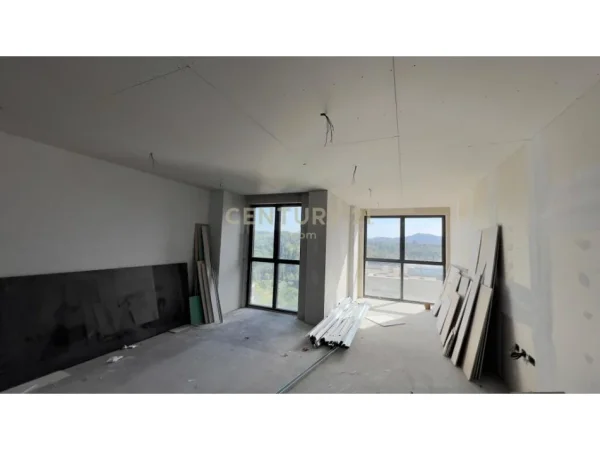 Tirane, shes apartament 2+1+2+ 2 POSTE PARKIMI , 166 m² 640.000 € (Stadiumi Qemal Stafa)