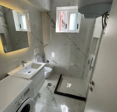 Tirane, jap me qera apartament 2+1 Kati 2,