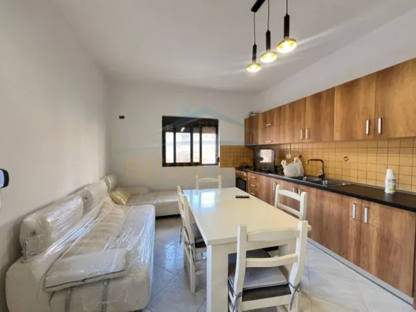 Durres, jepet me qera apartament 2+1 Kati 2, 68 m² 450 € (Muzeumi,Durres)