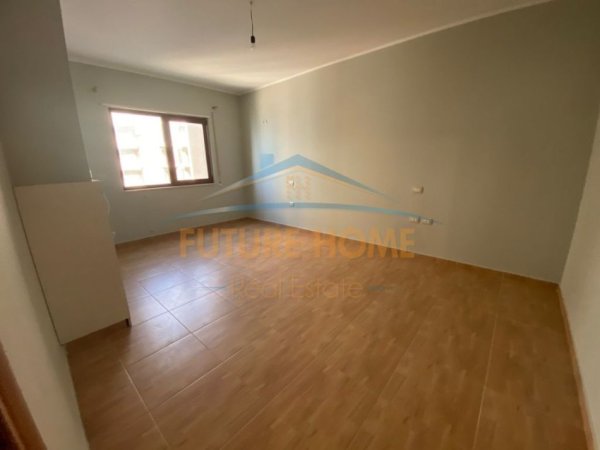 Durres, shitet apartament 3+1+Ballkon Kati 7, 124 m² 225.000 € (Currila)