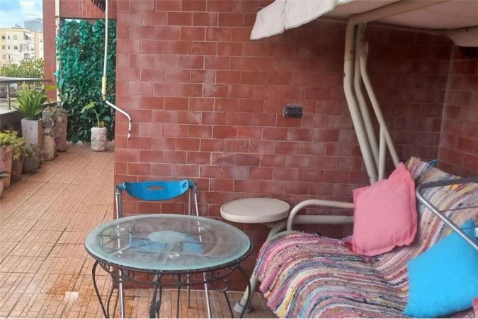 Tirane, jepet me qera apartament 1+1 Kati 1, 55 m² 500 € (Rruga Mine Peza)