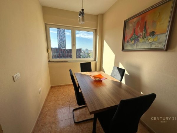 Tirane, jepet me qera apartament Kati 7, 143 m² 800 € 