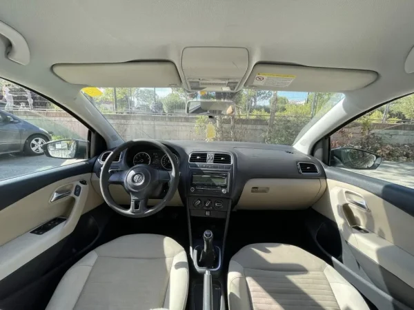 Tirane, shes makine VW POLO Benzin+Gaz, gri e erret manuale Klima 204.000 km 4900 €