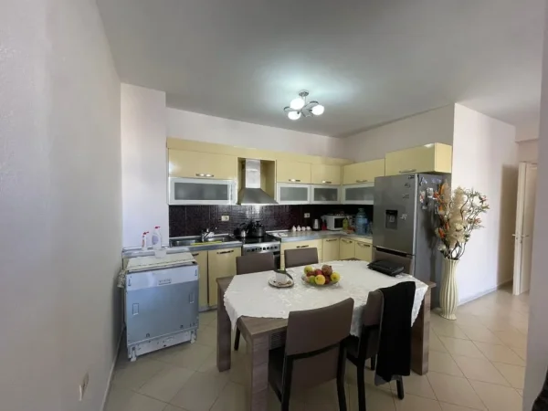 Tirane, shitet apartament 2+1+Aneks+Ballkon Kati 5, 109 m² 141.000 € (astir)