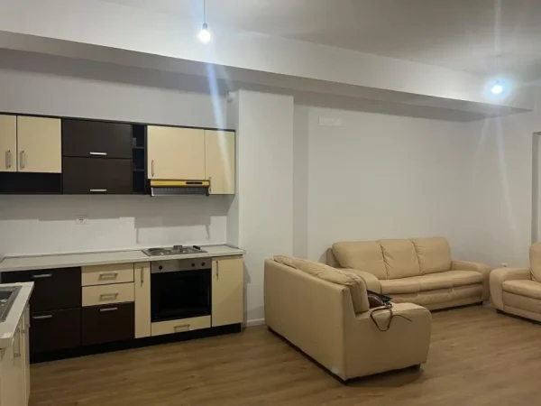 Tirane, jepet me qera apartament 2+1 Kati 4, 95 m² 450 € (Pasho Hysa)