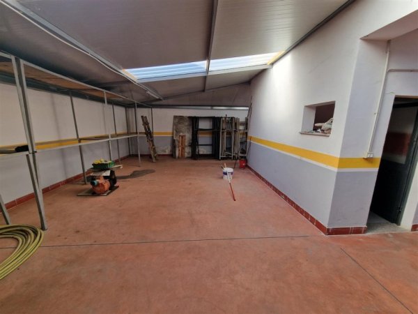 Durres, shitet ambjent biznesi , 440 m² 1.000.000 € (Shkozet)