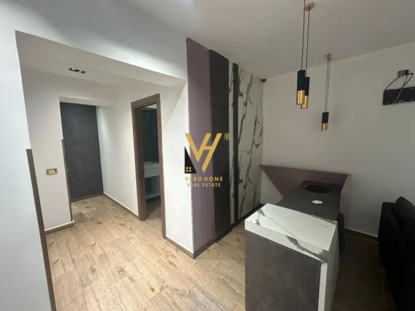 Tirane, jepet me qera zyre Kati 1, 100 m² 1.500 € (SHESHI WILLSON)