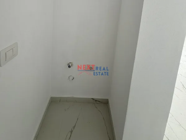 Vlore, shitet apartament 1+1+Ballkon Kati 3, 81 m² 180.000 € (RRADHIME)