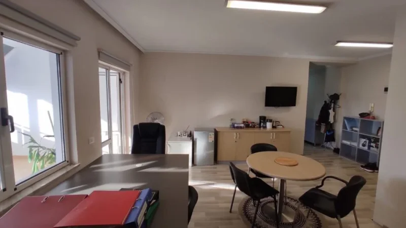 Tirane, jepet me qera apartament 2+1 Kati 10, 125 m² 1.500 € (BLLOK)