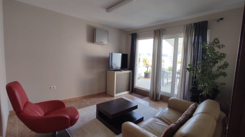 Tirane, jepet me qera apartament 2+1 Kati 10, 125 m² 1.500 € (BLLOK)
