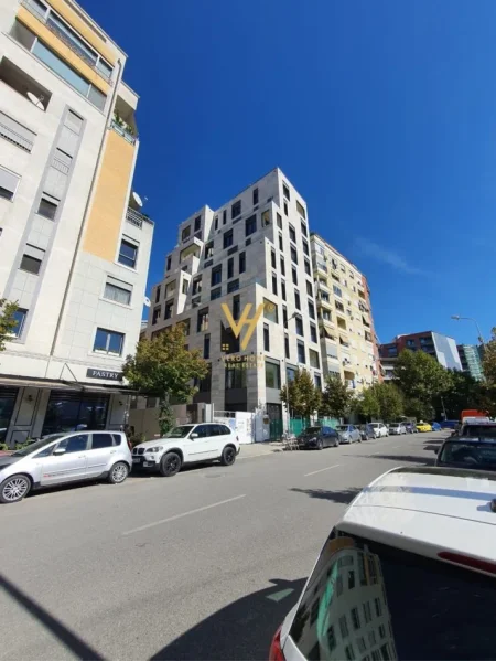 Tirane, shitet ambjent biznesi Kati 0, 76 m² 320.000 € (RRUGA E KOSOVAREVE)