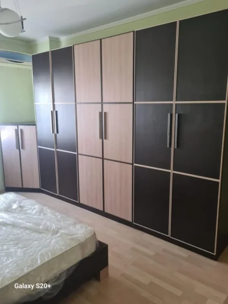 Tirane, jepet me qera apartament 2+1 Kati 5, 106 m² 700 € (sheshi willson)