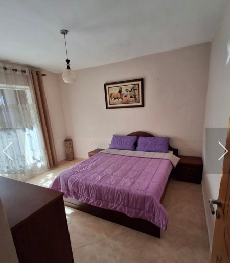 Tirane, jepet me qera apartament 1+1 Kati 1, 55 m² 450 € (Medrese)
