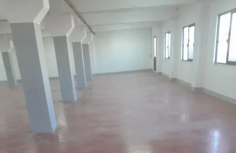 Tirane, jepet me qera magazine Kati 2, 500 m² 1.500 € (Amerikan 3)