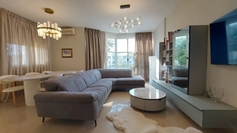 Golem, shitet apartament 2+1 , 97 m² 149.000 € (Fafa Resort)