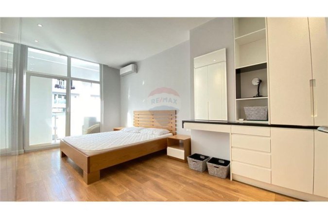Tirane, jepet me qera apartament 2+1+Ballkon , 98 m² 900 € (KOMUNA E PARISIT)