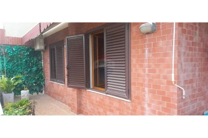 Tirane, jepet me qera apartament 1+1 , 102 m² 550 € (Qender - Rruga Mine Peza)