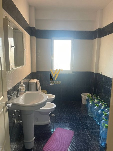 Tirane, jepet me qera apartament 3+1+Ballkon Kati 5, 230 m² 700 € (KODRA E DIELLIT)