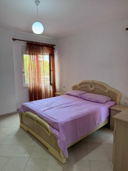 Tirane, jepet me qera apartament 2+1+Ballkon Kati 2, 112 m² 700 € (Zog zi , prane er petrol)