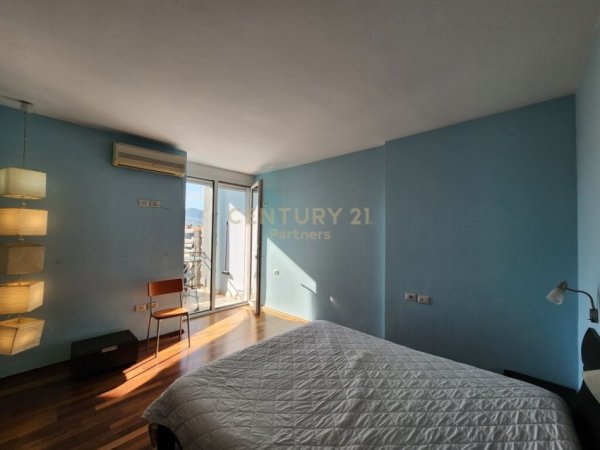 Tirane, jepet me qera apartament 2+1+Ballkon Kati 9, 115 m² 650 € (Rruga e Kavajes)