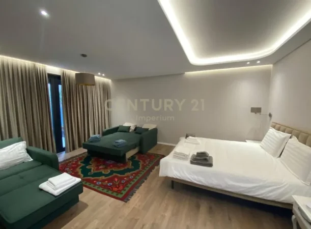 Tirane, shitet Vile 4+1 Kati 9, 200 m² 550.000 € (Rruga Fortuzi)