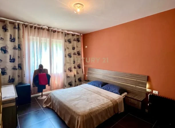Tirane, shitet apartament 2+1 Kati 3, 89 m² 180.000 € (Kopshti Botanik)