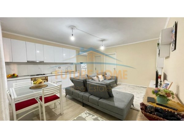 Tirane, jepet me qera apartament 1+1 Kati 1, 60 m² 500 € (Rruga Jordan Misja)