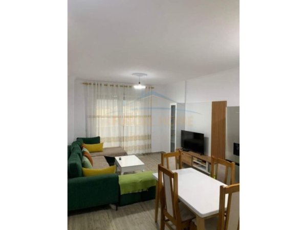 Tirane, jepet me qera apartament 1+1 Kati 5, 60 m² 550 € (Spitalit Amerikan 3)