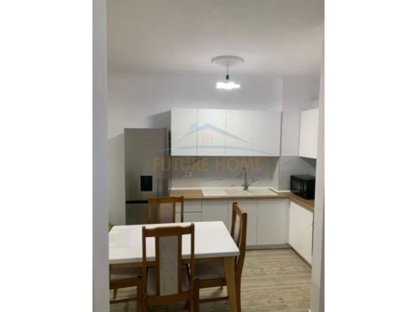 Tirane, jepet me qera apartament 1+1 Kati 5, 60 m² 550 € (Spitalit Amerikan 3)