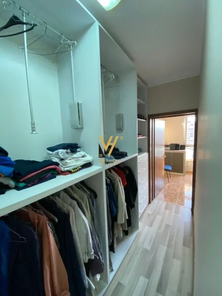 Tirane, jepet me qera apartament 2+1+Ballkon Kati 10, 145 m² 1.300 € (BLLOK)