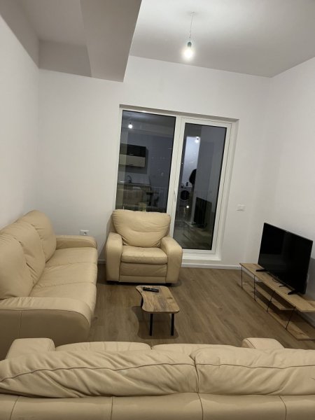 Tirane, jepet me qera apartament 2+1+Ballkon Kati 4, 95 m² 450 € (ALI DEMI)