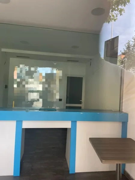 Tirane, jepet me qera ambjent biznesi Kati 0, 21 m² 700 € (STACIONI I TRENIT)