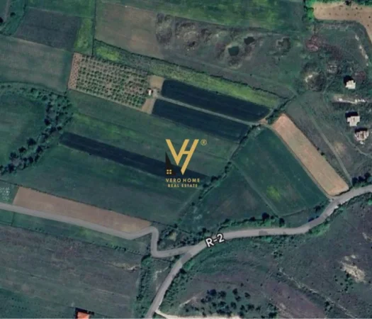 Tirane, shitet toke , 11.800 m² 708.000 € (PETRELE)