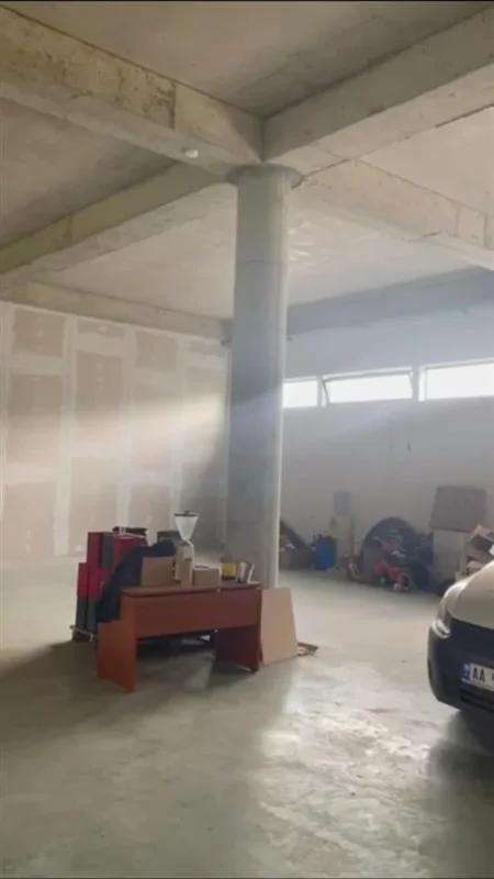 Jepet me qera magazine Kati 0, 300 m² 1.200 € (Vaqarr)