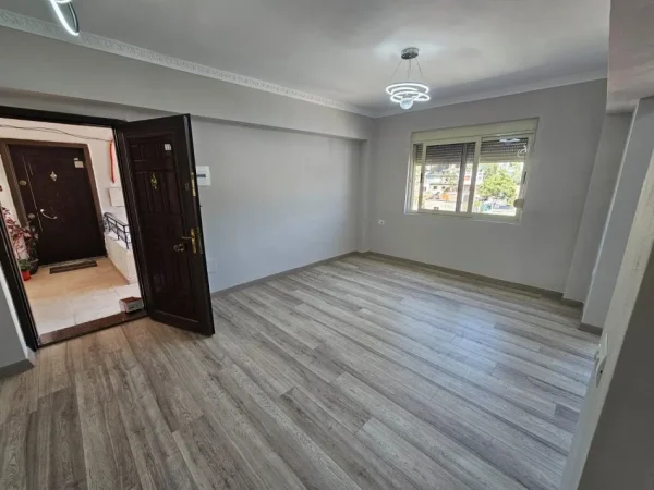 Durres, shitet apartament 1+1 , 53 m² 55.000 € (SHKOLLA EFTALI KOCI DURRES!)