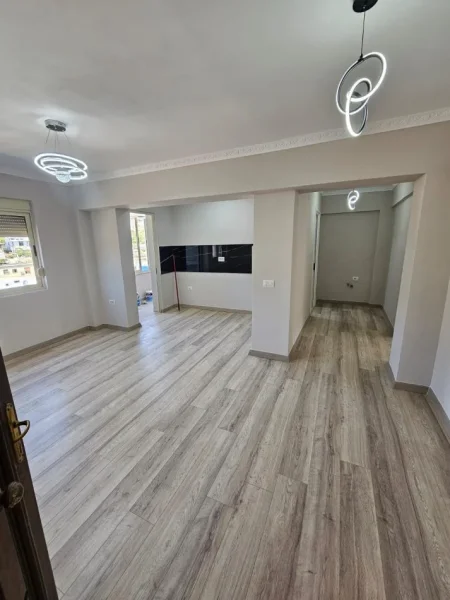 Durres, shitet apartament 1+1 , 53 m² 55.000 € (SHKOLLA EFTALI KOCI DURRES!)