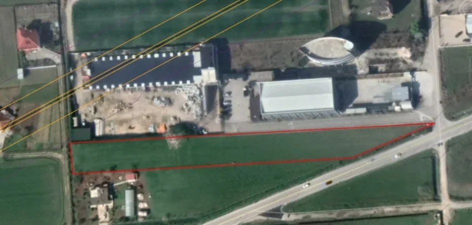 Tirane, shitet Kati 0, 4.645 m² 395.000 € (AUTOSTRA TIRANE DURRES)