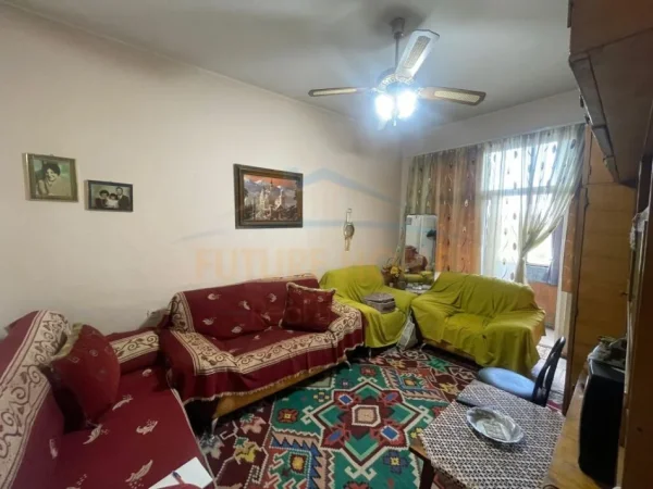 Korce, shitet apartament 1+1 Kati 4, 63 m² 48.000 € (Lagjia 9)