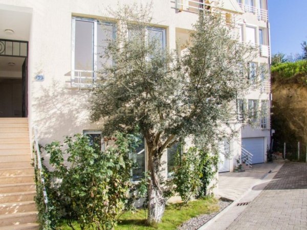 Tirane, jepet me qera apartament duplex Dublex Kati 3, 120 m² 1.000 € (Kodra e Diellit)