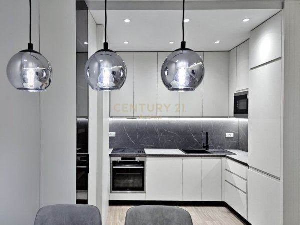 Tirane, jepet me qera apartament 2+1+Aneks+Ballkon Kati 1, 101 m² 1.100 € (ROSE GARDEN RESIDENCE)