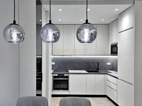 Tirane, jepet me qera apartament 2+1+Aneks+Ballkon Kati 1, 101 m² 1.100 € (ROSE GARDEN RESIDENCE)