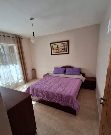 Tirane, jepet me qera apartament 1+1+Aneks Kati 1, 56 m² 450 € (rruga e dibres , medreseja)