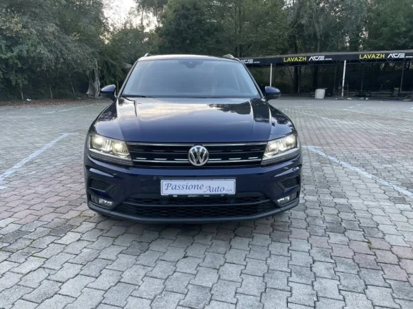 Tirane, shitet makine Volkswagen Tiguan Nafte, blu e errët automatik Klima 151.650 km 23.999 €